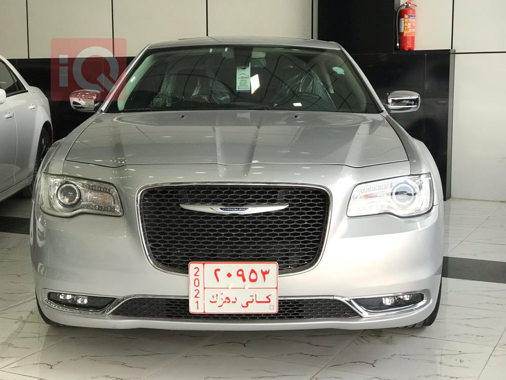 کرایسلەر 300